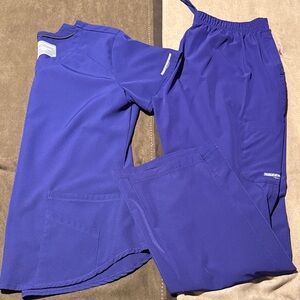 Sketchers by Barco Eggplant Scrub Set